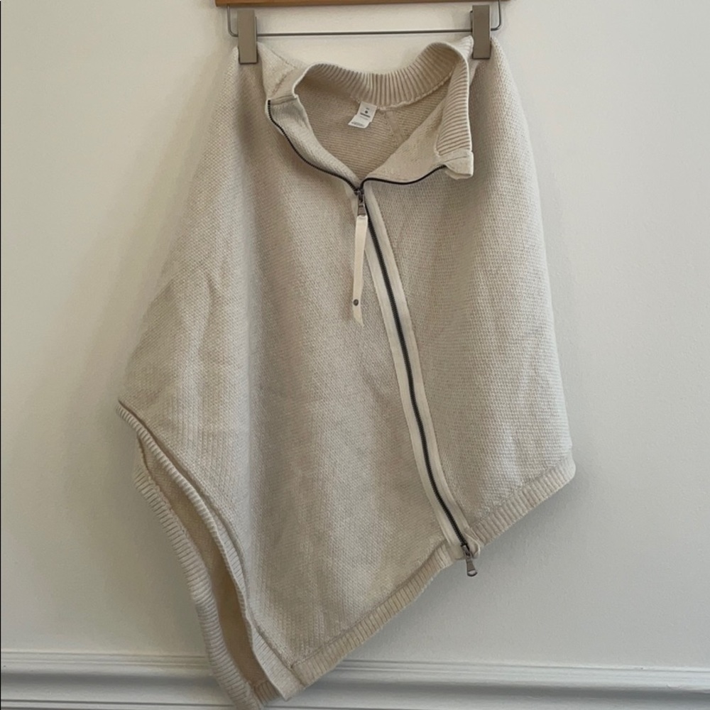 Lululemon on the go poncho